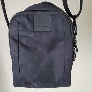 Pacsafe Crossbody bag